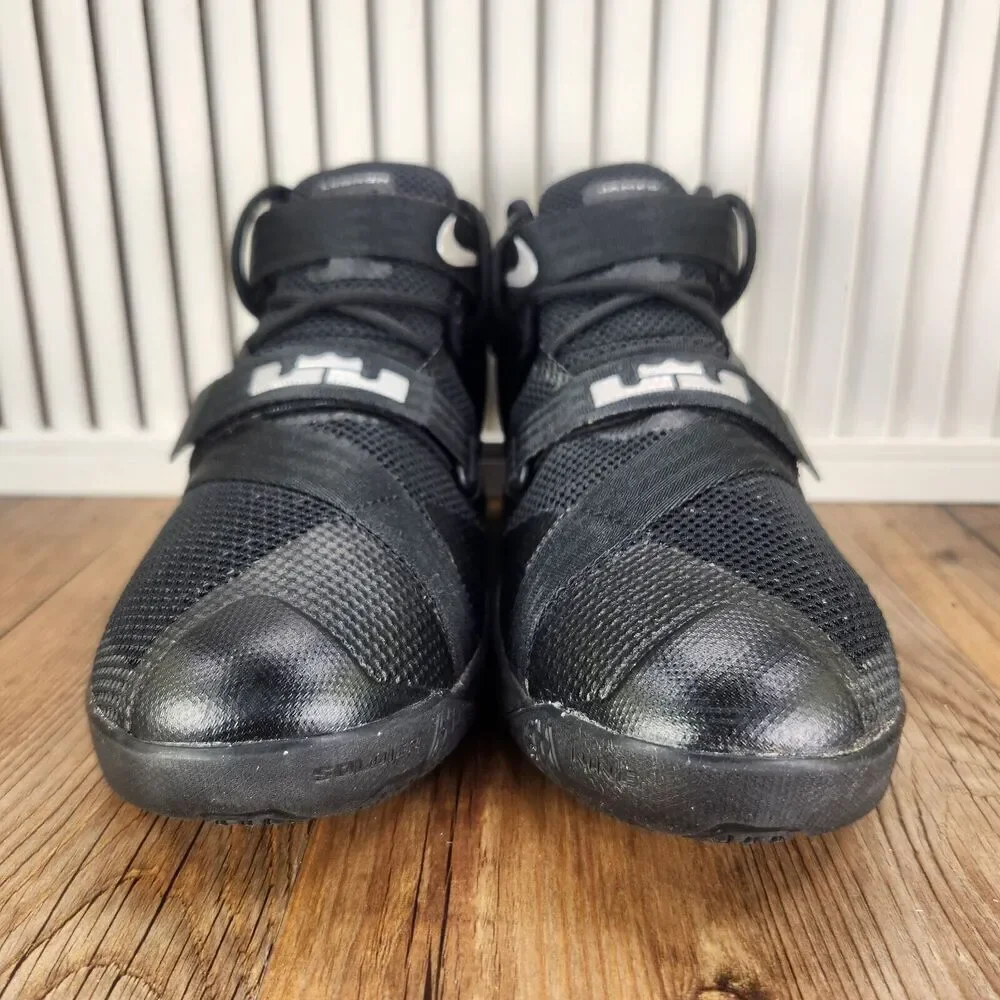 Nike Lebron Soldier 9 776471-001 Womens 6.5 (5Y) Black Basketball Sneakers Shoes